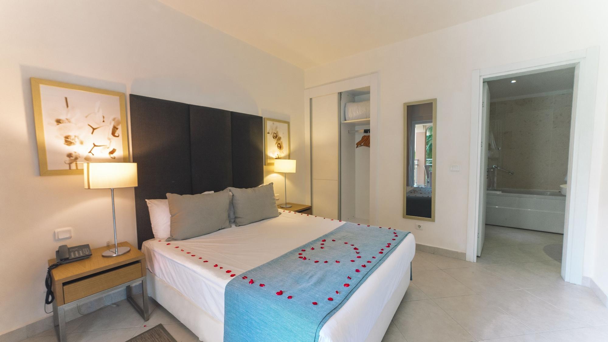 Wyndham Residences Kusadasi Golf And Spa Soke Εξωτερικό φωτογραφία